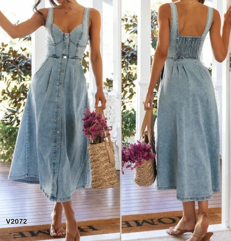 Vestido denim desmangado midi