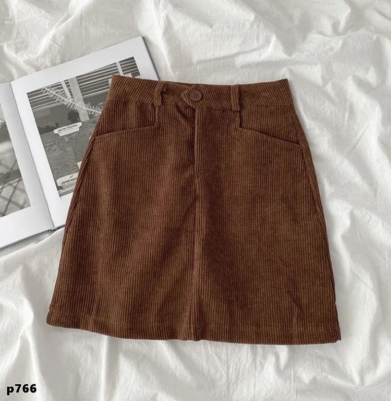 Falda café de corduroy corta