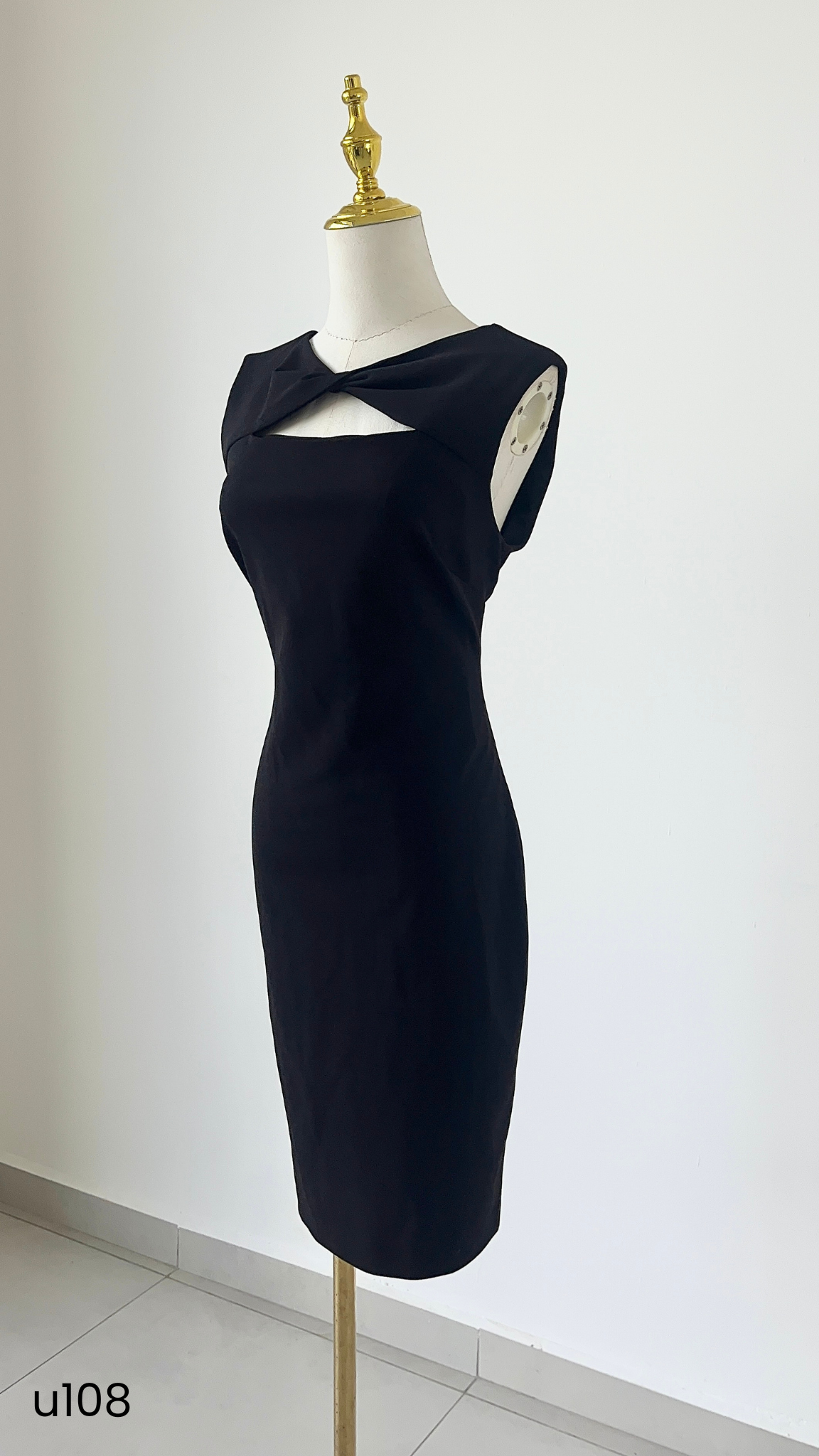 Vestido ajustado negro formal desmangado