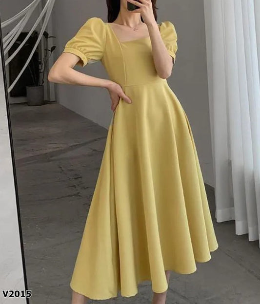 Vestido manga corta corte campana amarillo