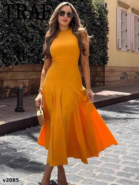 Vestido desmangado midi color naranja