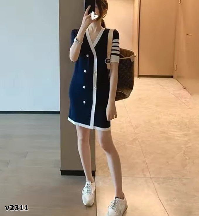 Vestido azul marino manga corta con botones