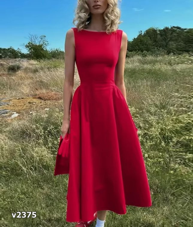 Vestido rojo desmangado midi campana
