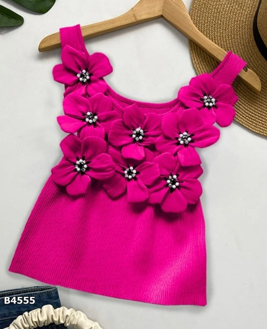 Blusa desmangada en rosa o morado con flores