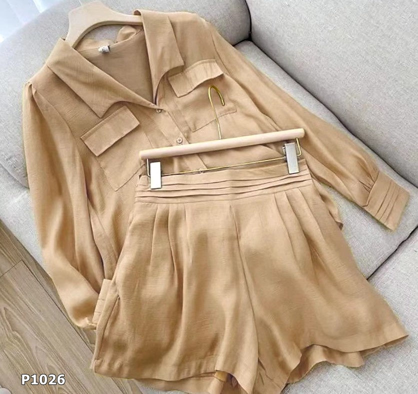 Set beige short con blusa manga larga