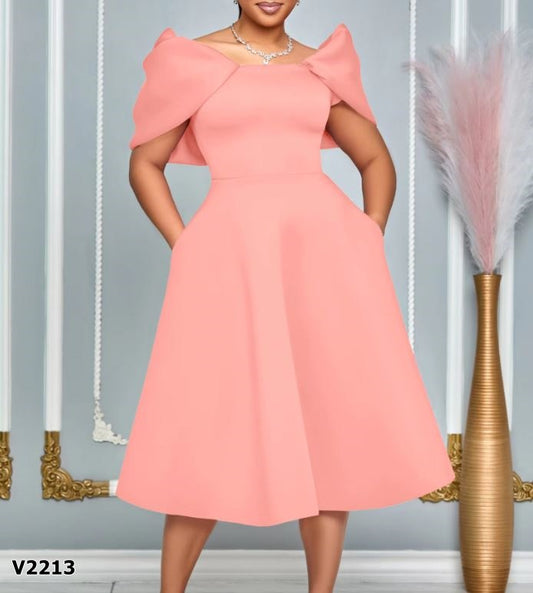 Vestido rosa formal corte campana plus size