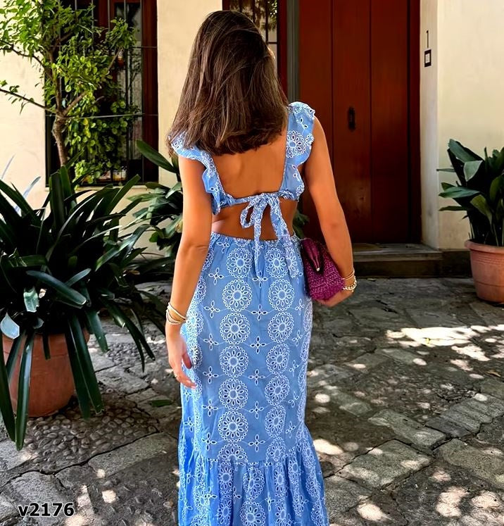 Vestido azul de algodón escotado