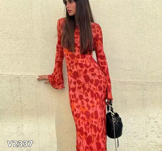 Vestido color coral con rojo estampado manga larga