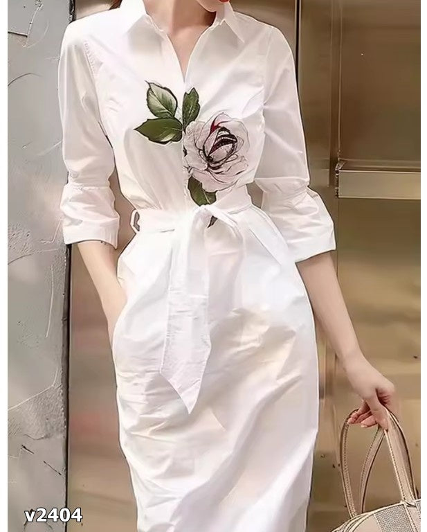 Vestido manga larga blanco estampado con cinturón